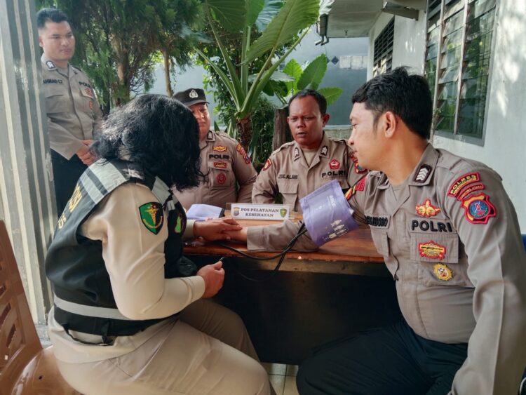 Sie Dokkes Polres Pematangsiantar Patroli Keliling Berikan Pelayanan Kesehatan bagi Personil Di PPK