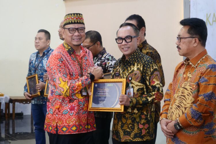 Bupati Way Kanan Terima 2 Anugerah Reksa Bandha Tahun 2023 dari DJKN Kementerian Keuangan RI