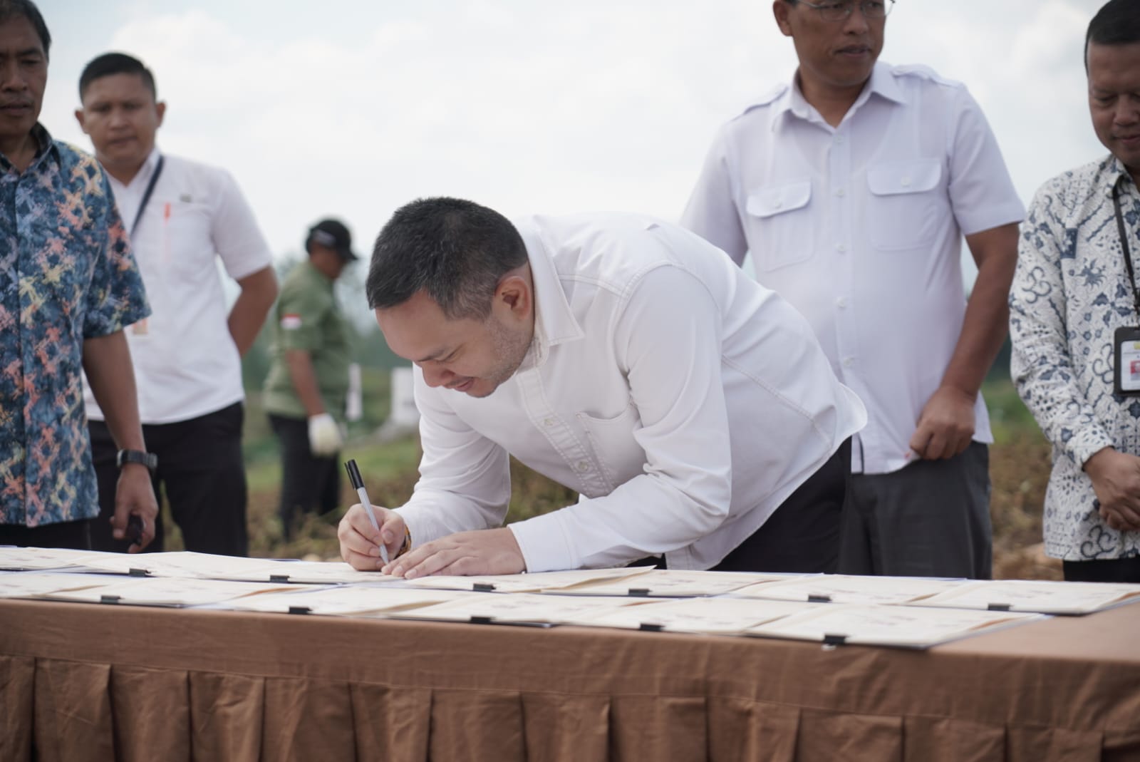 Bupati Pakpak Bharat Hadiri Penandatanganan Nota Kesepahaman Bersama Budi Daya Pertanian