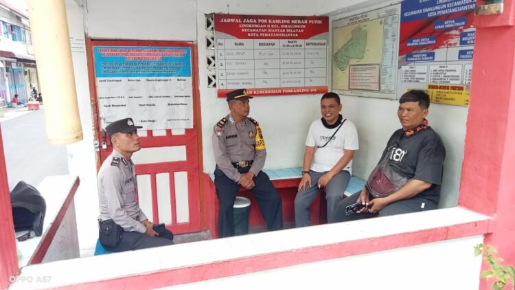 Sat Binmas Polres Pematangsiantar Patroli Sambangi Ke Pos Kamling