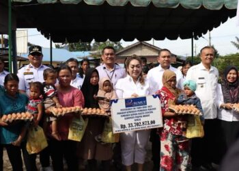 Bupati Pakpak Bharat Bagikan Bantuan CSR Bank Sumut di Desa Kecupak II