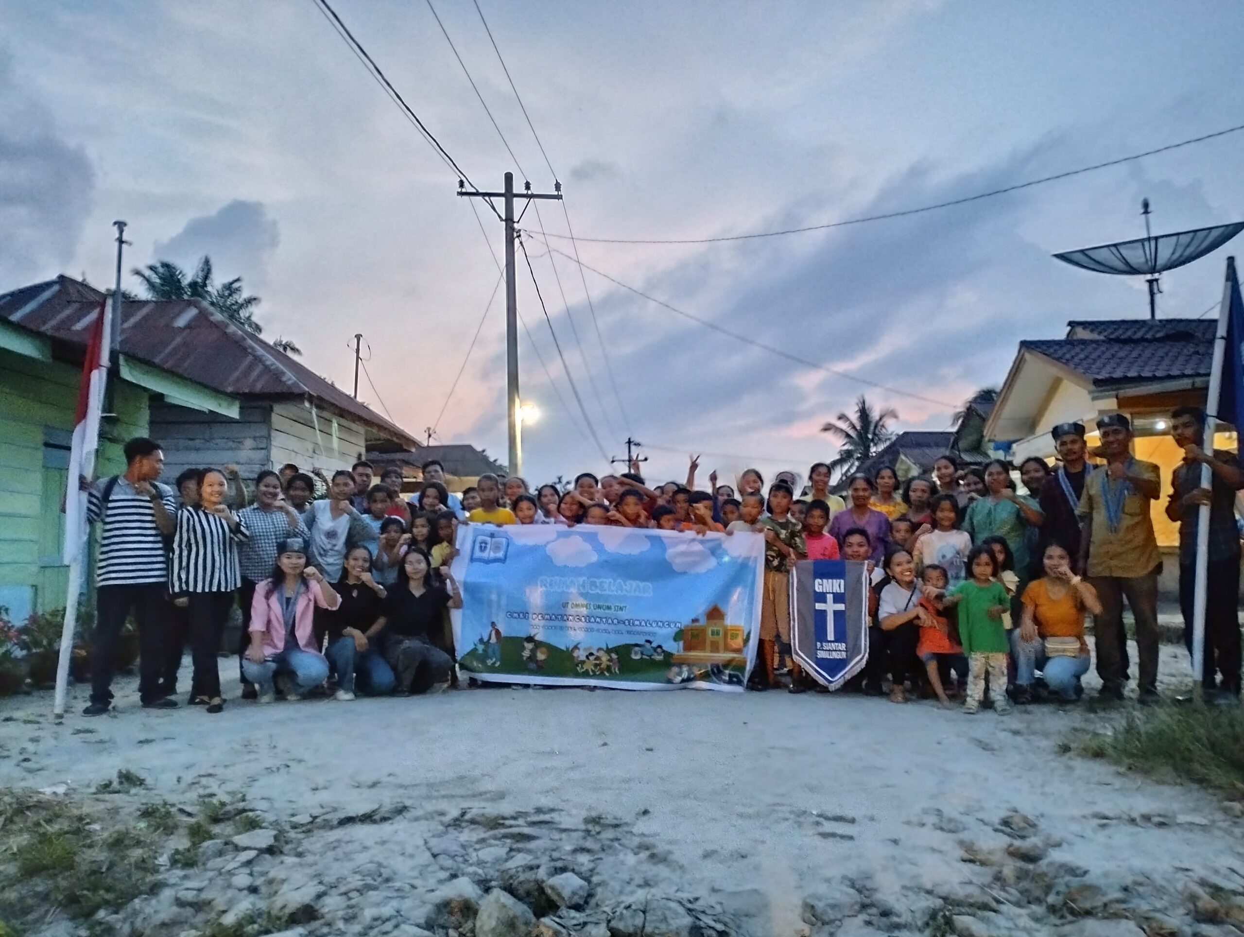 Rumah Belajar Gratis Diresmikan, Ketua GMKI Meminta Pemerintah Desa Memperhatikan Kasus Stunting dan Masalah Pertanian