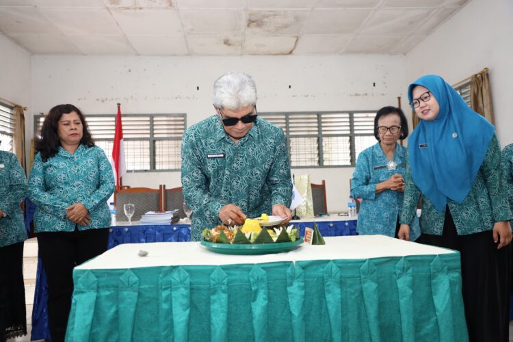 H Kusma Erizal Ginting Mendapat Kejutan Saat Agenda Bulanan dan Raker TP PKK Kota Pematang Siantar