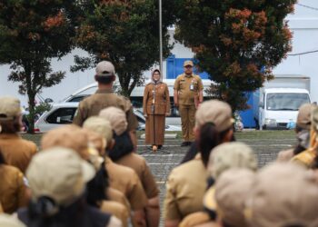 Wali Kota Menjadi Pembina Apel Pagi Gabungan di Kantor Dinas Kesehatan Siantar 