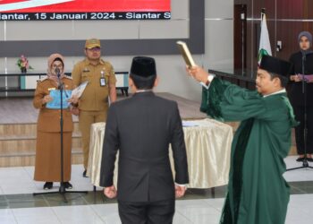 Wali Kota Siantar Lantik Dwi Aries Sudarto SH MH sebagai Pj Sekretaris Daerah 