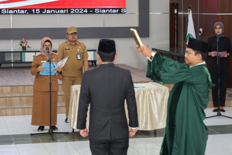Wali Kota Siantar Lantik Dwi Aries Sudarto SH MH sebagai Pj Sekretaris Daerah 