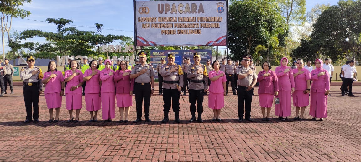 Kapolres Simalungun Pimpin Upacara Kenaikan Pangkat dan Pelepasan Purnabakti 