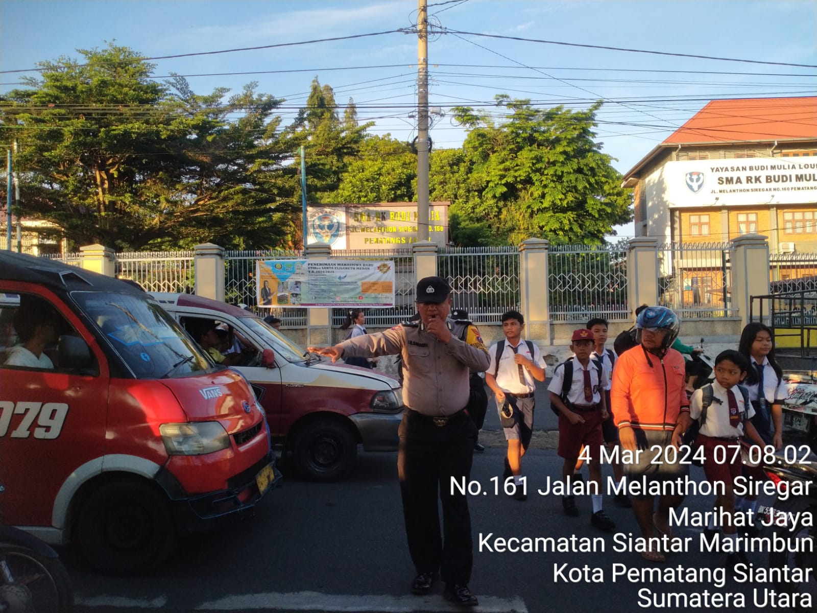 Personil Polres Pematangsiantar Rutin Laksanakan Pos Padat Pagi Personil Polres Pematangsiantar Rutin Laksanakan Pos Padat Pagi