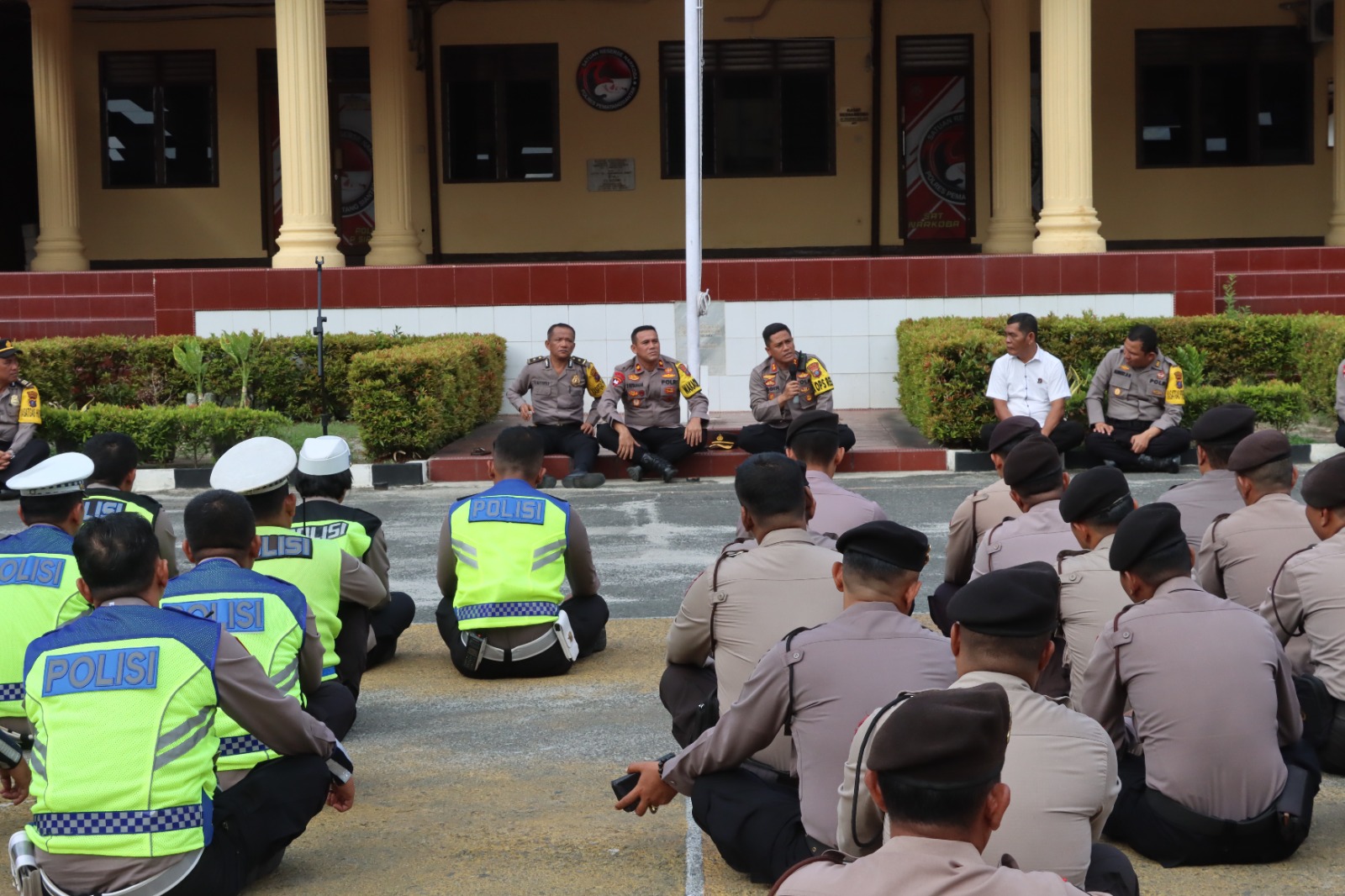 Duduk Sama Rata, Kapolres Pematangsiantar Berikan Arahan Terkait Penekanan Dari pimpinan