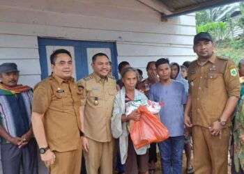 Bupati Pakpak Bharat Tinjau Jembatan Putus di Dusun Lae Mrempat Desa Malum