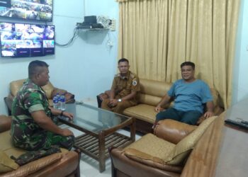 Babinsa Koramil 03/Pandan Jalin Komsos Dengan Lurah Pondok Batu