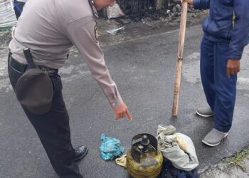 Dapur Warung Lontong Nenek di Jalan Kertas Terbakar, Polsek Siantar Timur Olah TKP