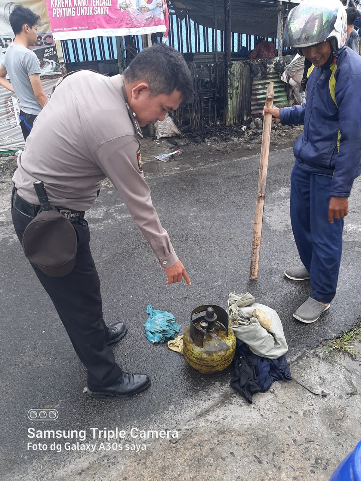 Dapur Warung Lontong Nenek di Jalan Kertas Terbakar, Polsek Siantar Timur Olah TKP