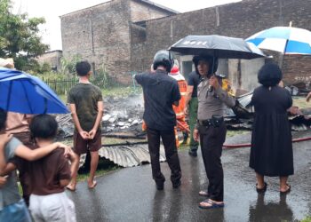 Satu Unit Rumah di Jalan Tualang Ludes Terbakar, Polsek Siantar Utara Olah TKP