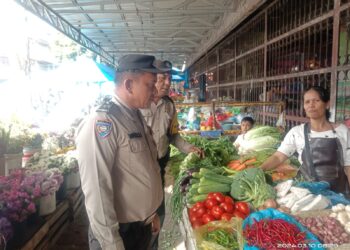 Polsek Siantar Barat Cek Ketersediaan Bahan Pangan di Pasar Horas Menjelang Bulan Ramadhan 