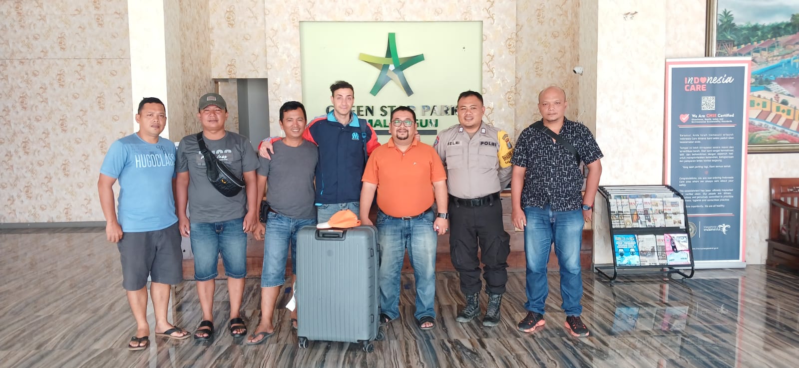 Kepiawaian Bahasa Arab Personel Polsek Perdagangan Percepat Pendampingan Warga Aljazair ke Bandara Kuala Namu