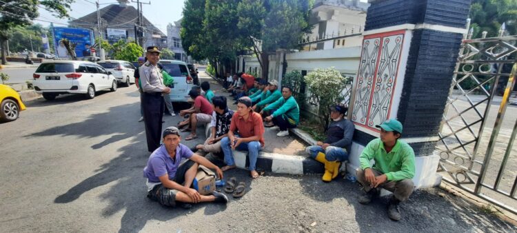 Binmas Polres Pematang Siantar Sampaikan Himbauan Kamtibmas di Jalan Adam Malik