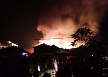 Sijago Merah Mengamuk Di Sibolga,17 Unit Rumah Hangus Terbakar
