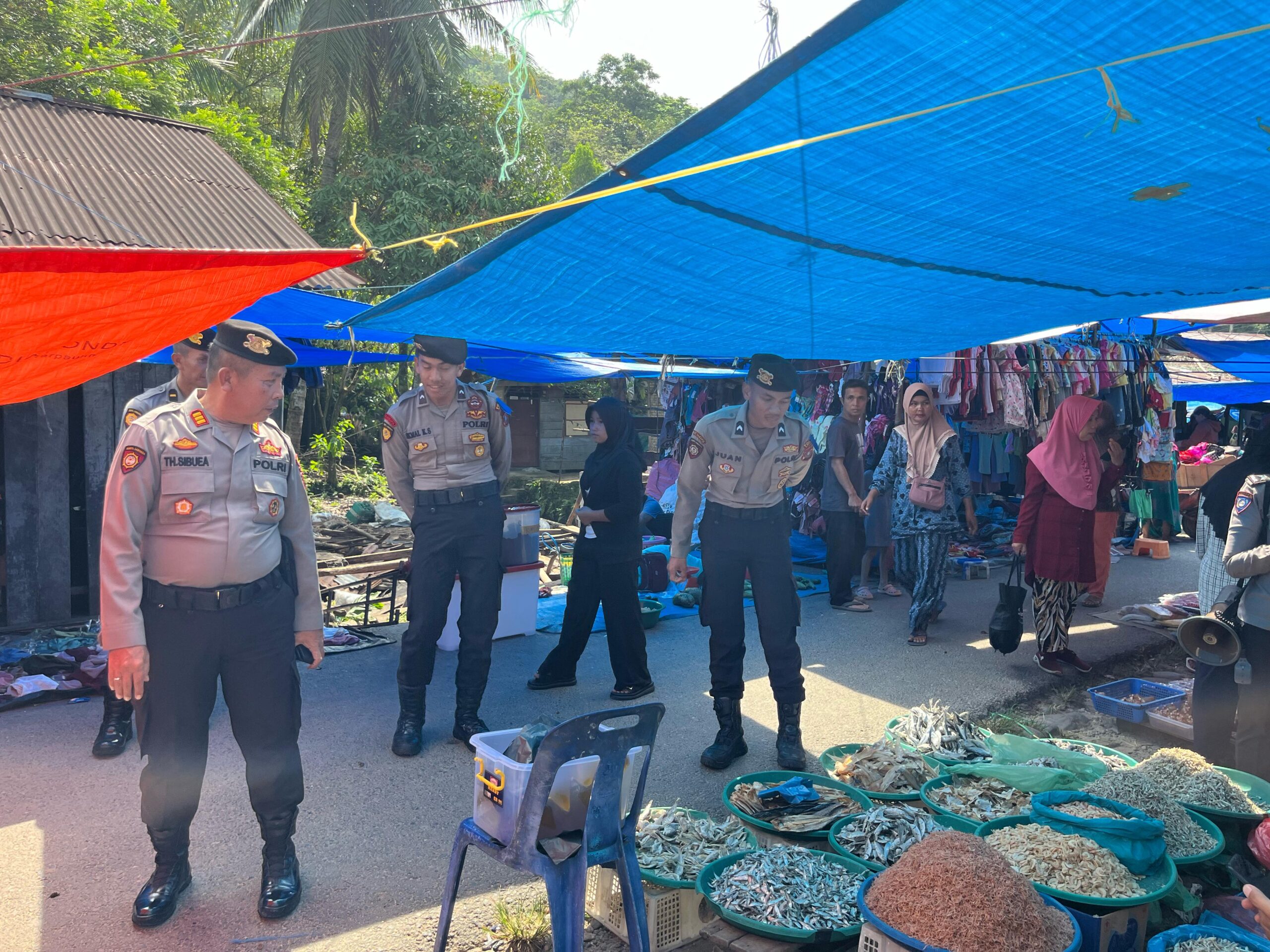 Polres Sibolga Gerak Cepat Berikan Bansos Kepada Korban Kebakaran