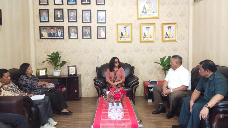 Pemilihan Walikota Siantar 2024, dr. Tuahman Purba Silaturahmi dengan Rektor Universitas Simalungun