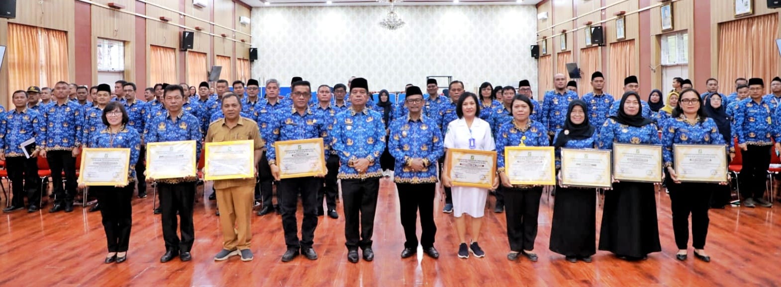 Sejumlah Perangkat Daerah Terima Piagam Penghargaan Dari Ombudsman dan Kementerian PAN-RB