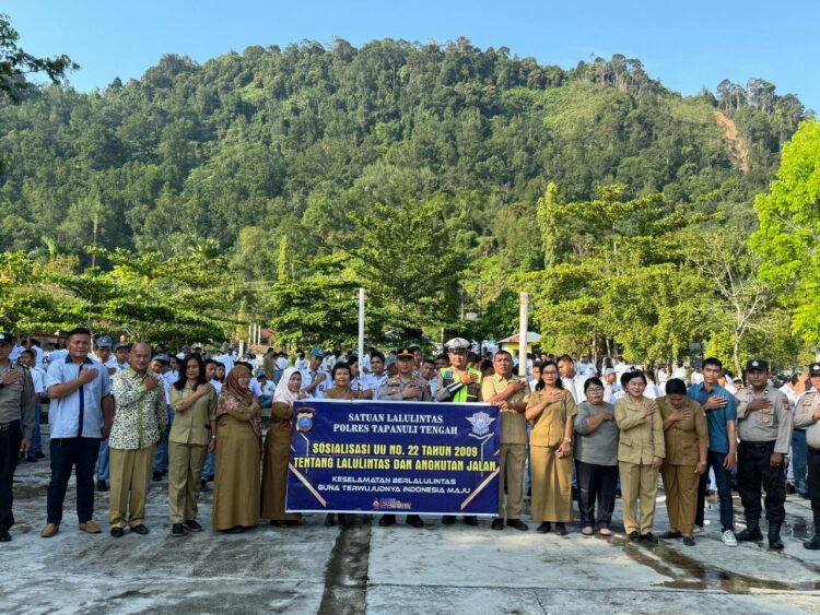 Polisi Sosialisasikan Keselamatan Berlalu Lintas Bagi Kalangan Pelajar Polisi Sosialisasikan Keselamatan Berlalu Lintas Bagi Kalangan Pelajar