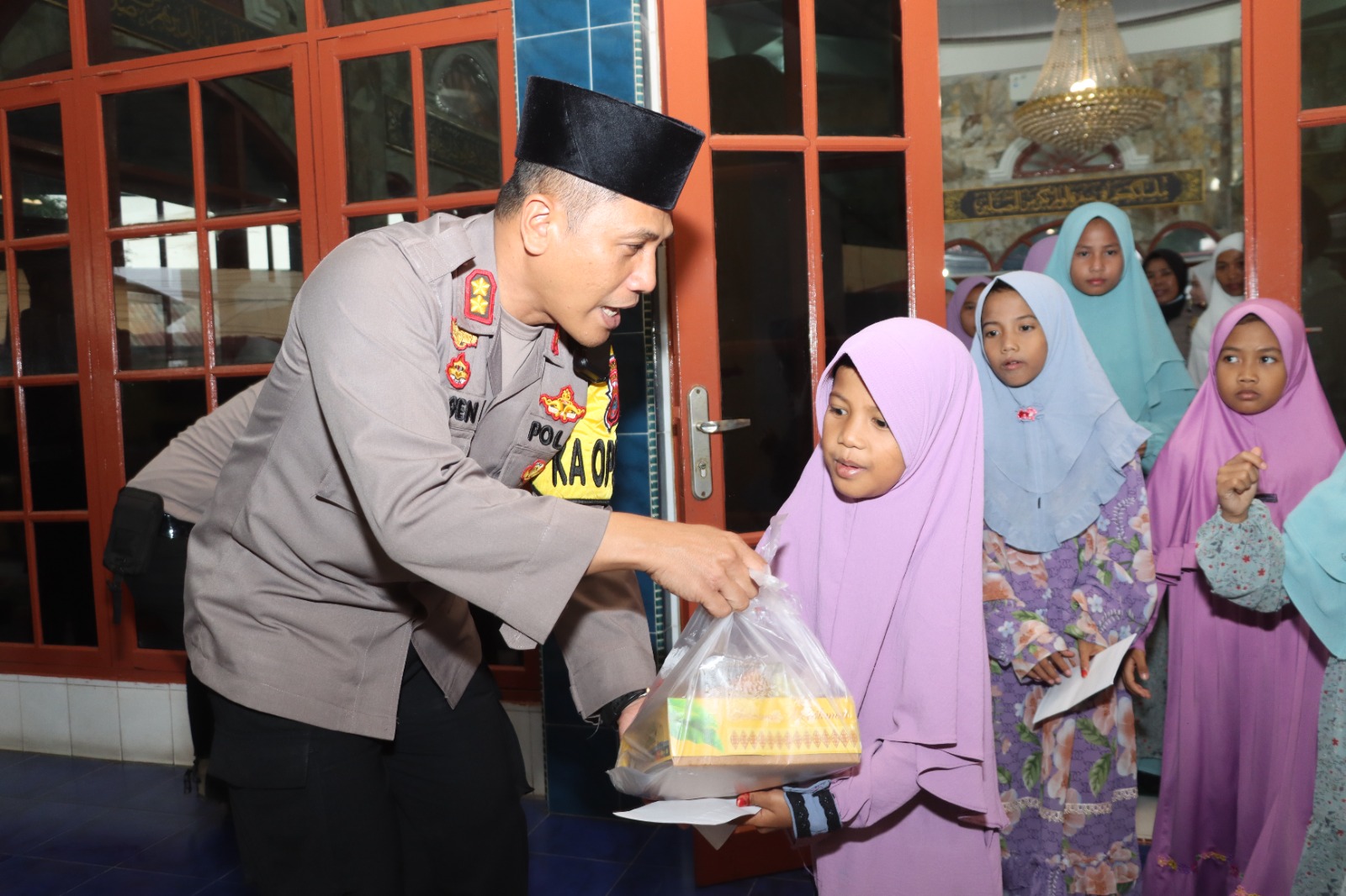 Kapolres Pematangsiantar Berbuka Puasa Bersama Anak Yatim PA Putri Aisyiah Kapolres Pematangsiantar Berbuka Puasa Bersama Anak Yatim PA Putri Aisyiah