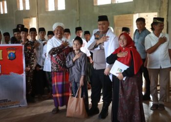 Kapolres Simalungun AKBP Choky Diangkat menjadi Keluarga Kehormatan Ponpes Darul Hikmah