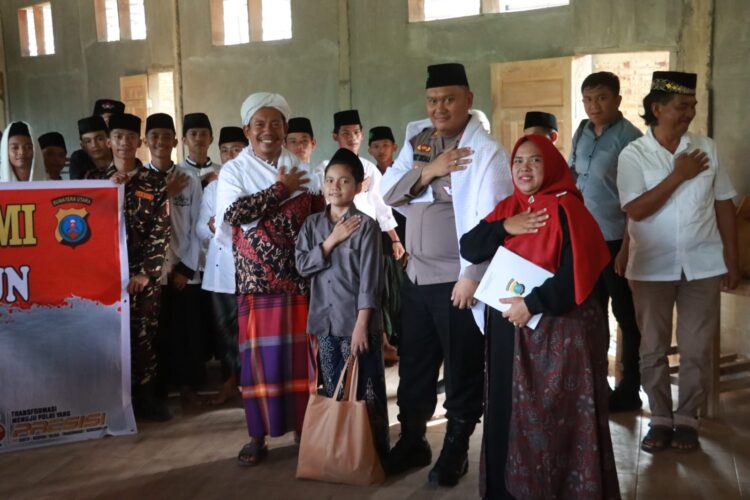 Kapolres Simalungun AKBP Choky Diangkat menjadi Keluarga Kehormatan Ponpes Darul Hikmah