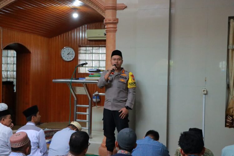 Di Mesjid Al-Hikmah, Kapolres Sibolga Laksanakan Jumat Curhat Dan Sampaikan Himbauan Kamtibmas