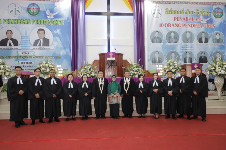 Wali Kota Pematangsiantar Hadiri Penahbisan 10 Pendeta di GKPS Pansur Lima Resort Setia Negara