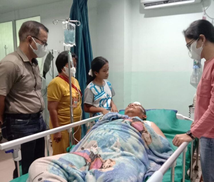 Tim Dokkes Polres Simalungun Kunjungi Aiptu HR Sianipar Pasca Kecelakaan Lalu Lintas