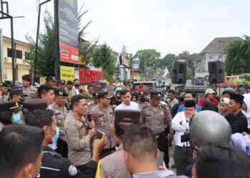 Kapolres Polres Pematangsiantar Pimpin Pengamanan Unjuk Rasa