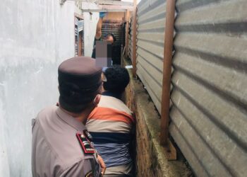 Lajang Tua Warga Jalan Narumonda Ditemukan Gantung Diri, Polsek Siantar Timur Olah TKP 