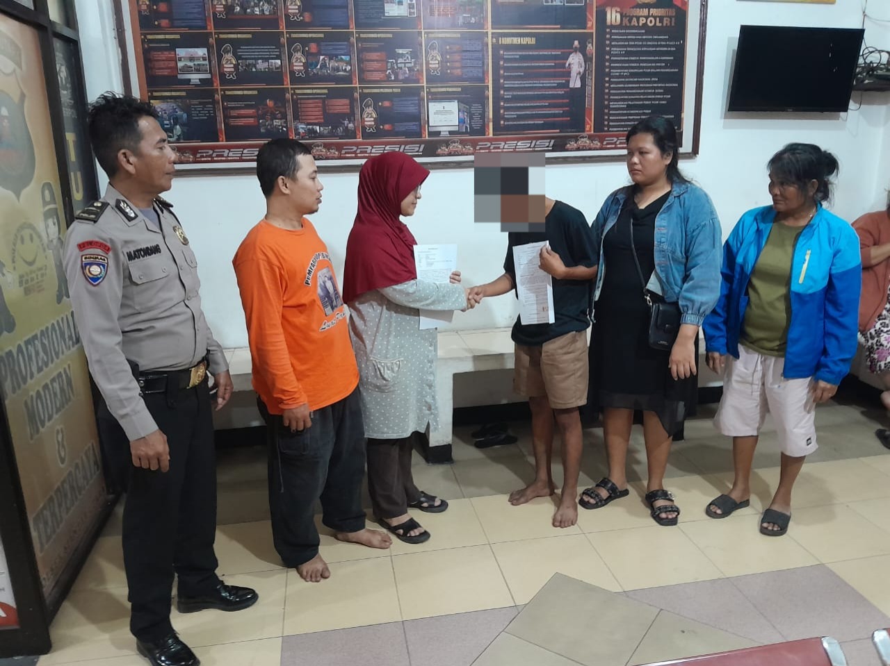 Polsek Siantar Utara Selesaikan Perkara Pencurian Uang di Toko Buku AA Melalui Problem Solving Polsek Siantar Utara Selesaikan Perkara Pencurian Uang di Toko Buku AA Melalui Problem Solving