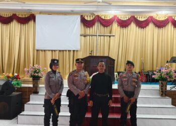 Personil Polres Sibolga Melaksanakan Pengamanan Ibadah Jumat Agung