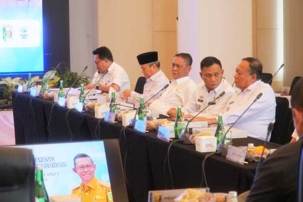 Wabup Ali Rahman Hadiri RUPS 2023 Dan RUPS-LB PT. Bank Lampung Tahun 2024