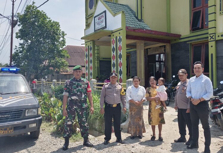Pendekatan Religius TNI-Polri Amankan Perayaan Paskah, Polsek Kotarih dan Koramil 17/KTR Patroli Bersama