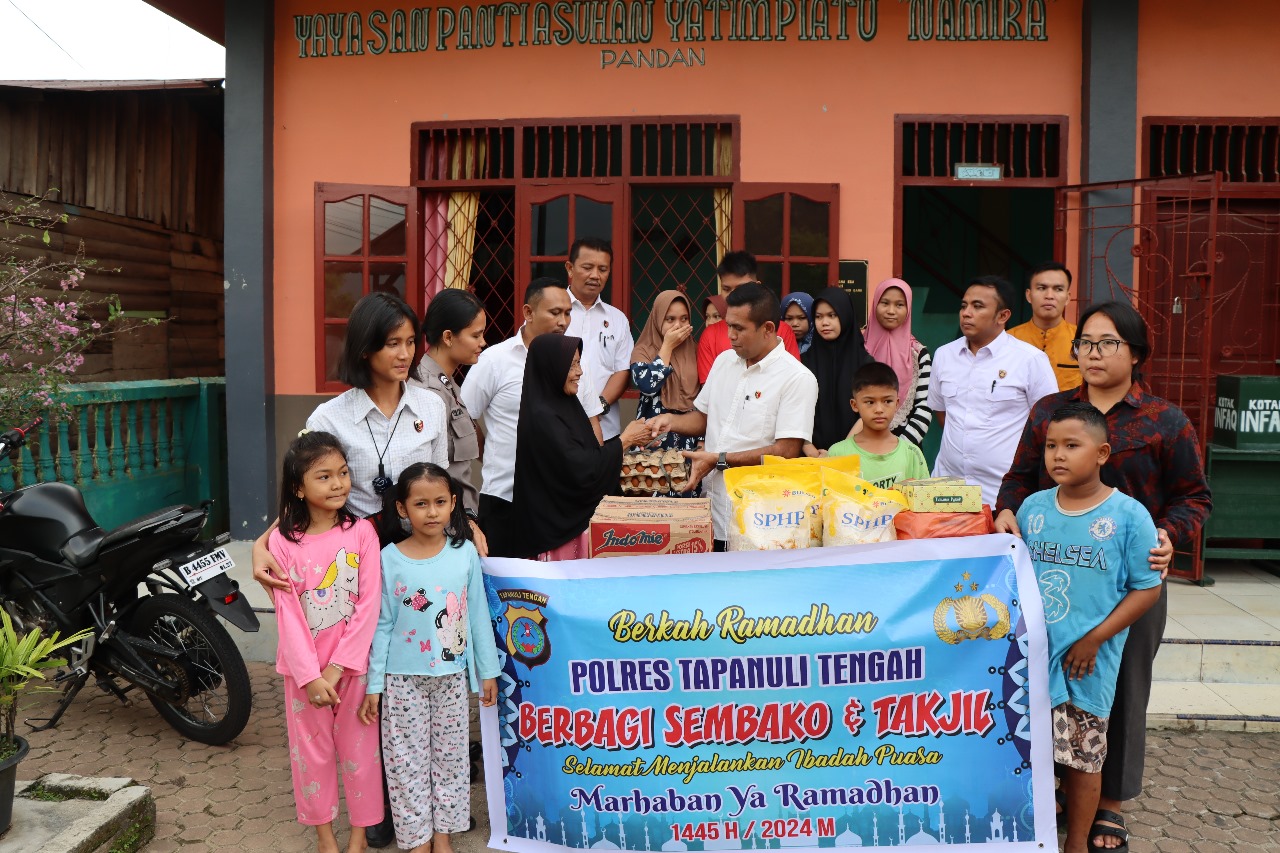 Polres Tapteng Membagikan Sembako Dan Takzil Di bulan Ramadhan Ke PA Namira Pandan