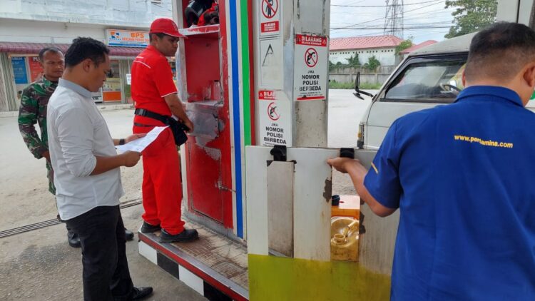 Sat Reskrim Polres Taput Cek Pasokan BBM di SPBU Menjelang Mudik Lebaran 2024