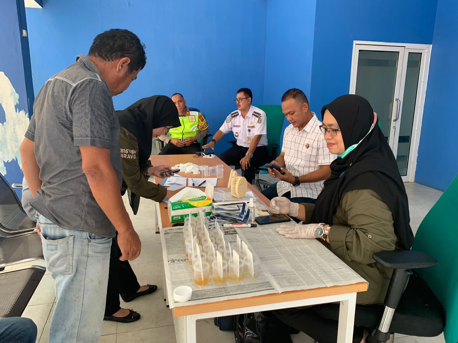 Jelang Lebaran, Polres Sibolga Gelar Test Urine Para Sopir Angkutan Umum 