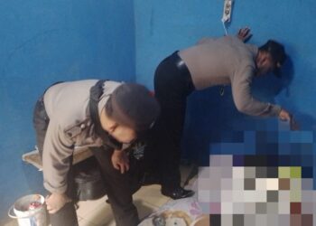Wanita Asal Nagori Marihat Bukit Ditemukan Tewas di Kamar Kos, Unit Identifikasi Sat Reskrim Polres Simalungun Olah TKP 