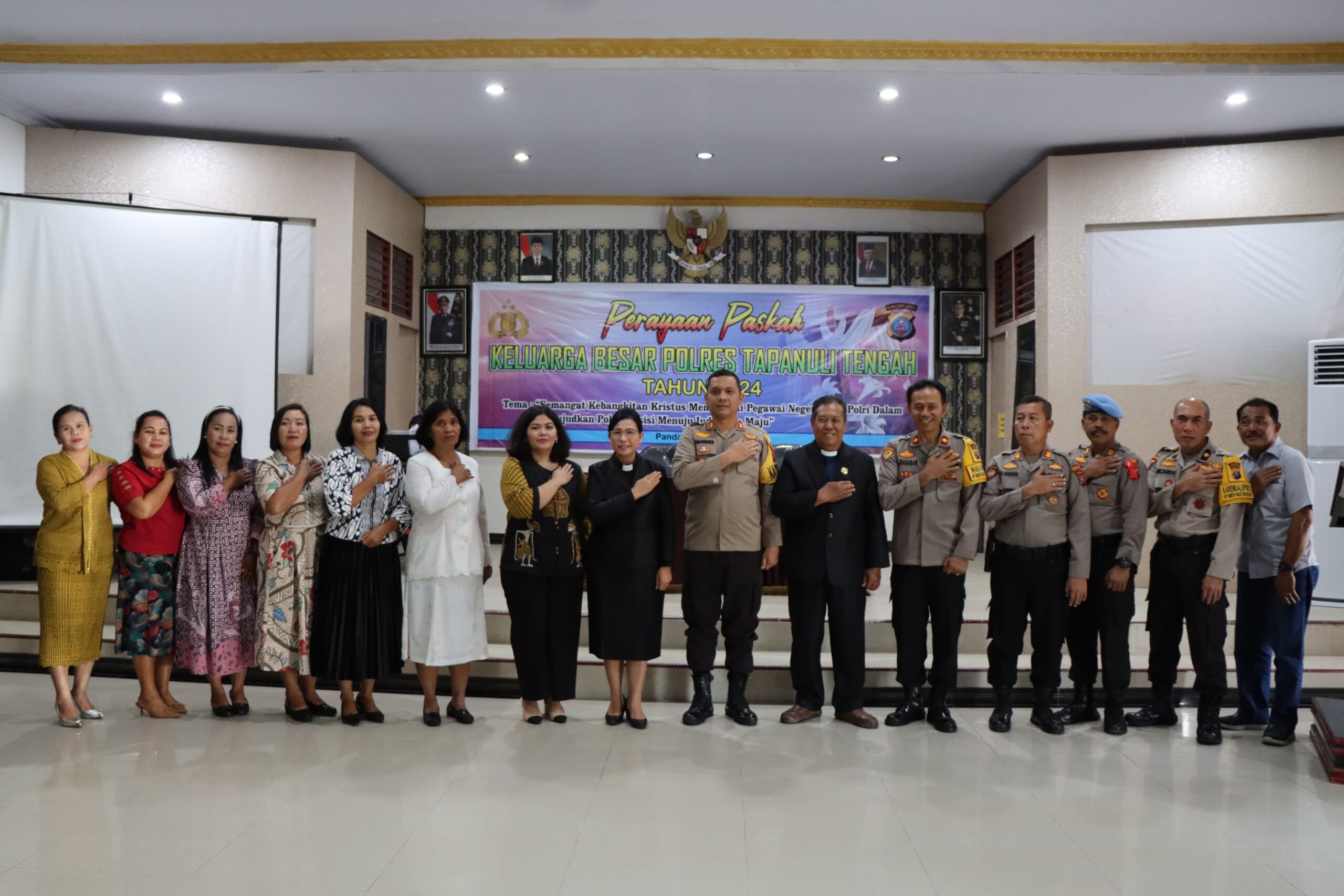 Keluarga Besar Polres Tapteng Rayakan Peringatan Paskah Tahun 2024