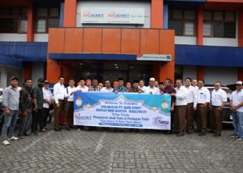 Bank Sumut dan SMSI Berbagi Takjil  di Jalan Merdeka Sianțar