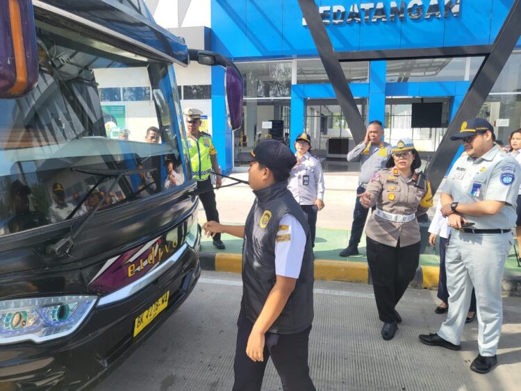 Kesiapan Angkutan Lebaran 2024, Satlantas Polres Pematangsiantar Gelar Ramp Check Angkutan Umum 