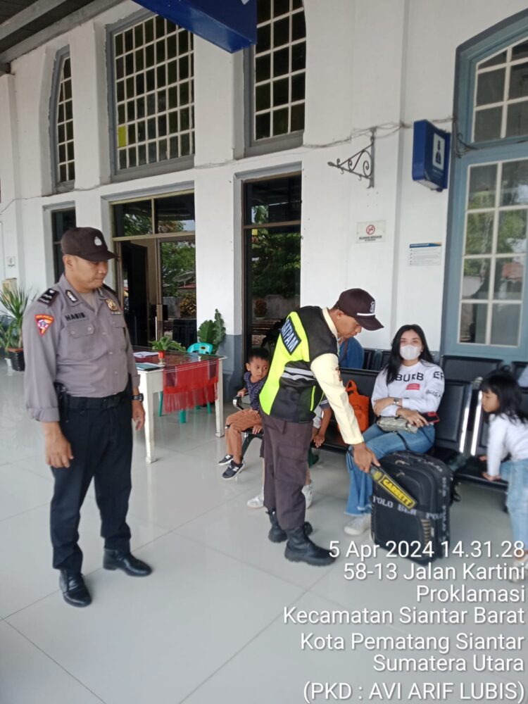 Jelang Hari Raya Idul Fitri 1445 H, Polres Siantar Pastikan Stasiun Kereta Api Aman