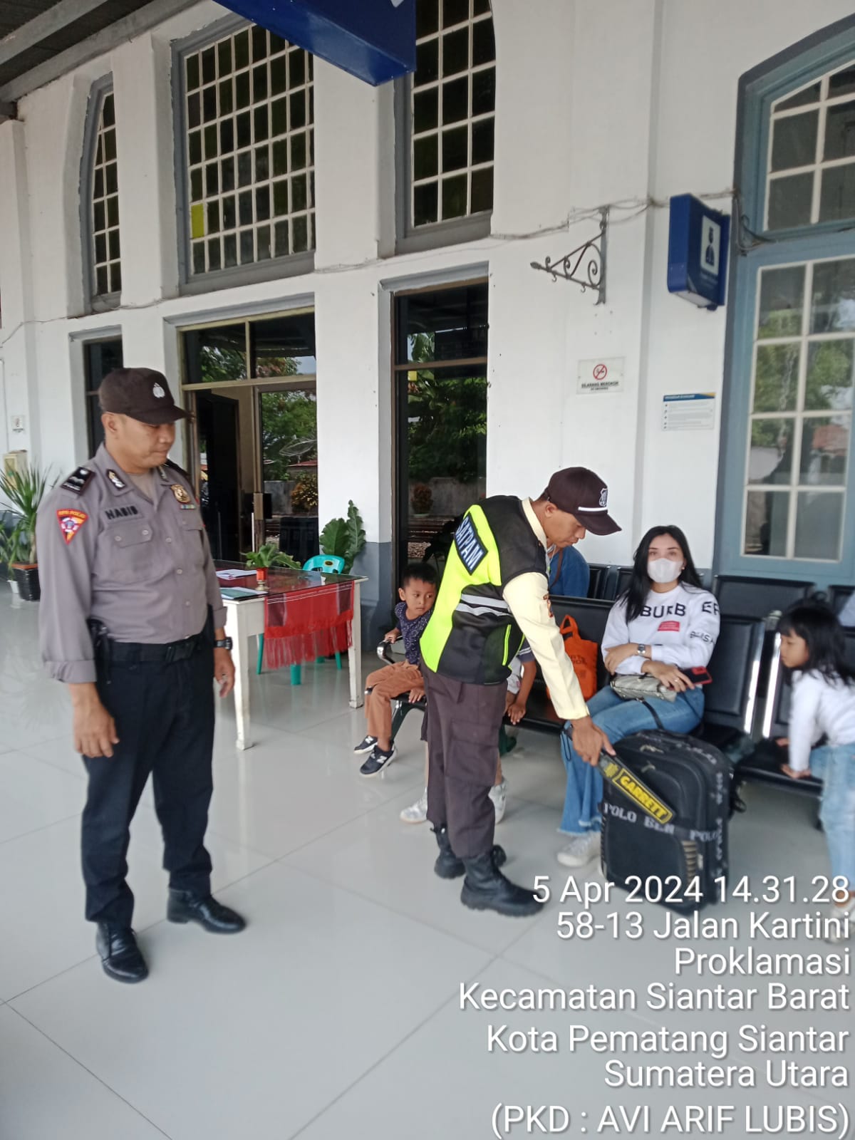 Jelang Hari Raya Idul Fitri 1445 H, Polres Siantar Pastikan Stasiun Kereta Api Aman