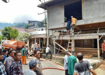 Panglong Syariah Milik Anggota DPRD Sibolga Terbakar, Polres Sibolga Gerak Cepat Beri Bantuan