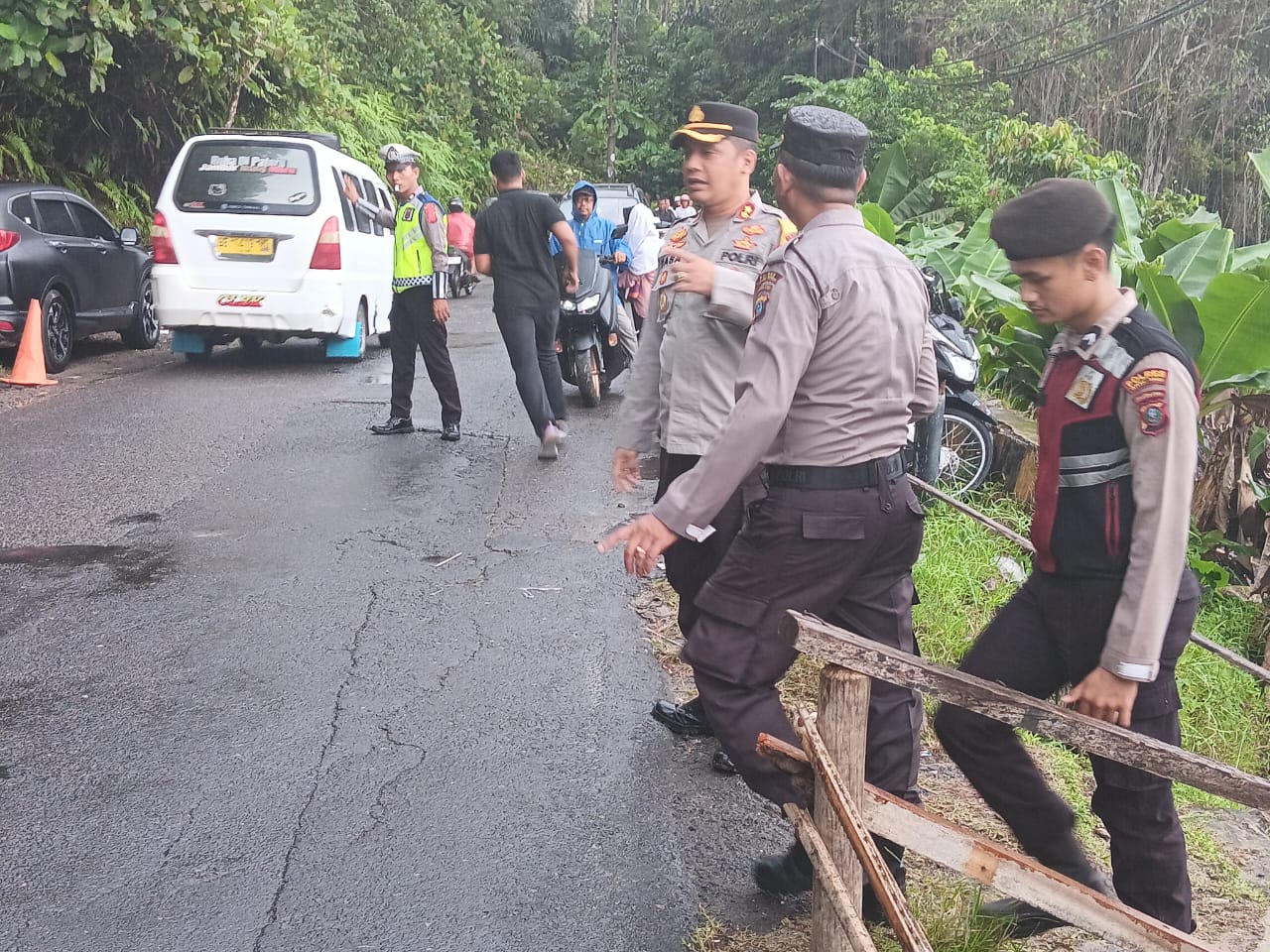 Kapolres Tapteng Pastikan Objek Wisata Aman Bagi Pengunjung Kapolres Tapteng Pastikan Objek Wisata Aman Bagi Pengunjung