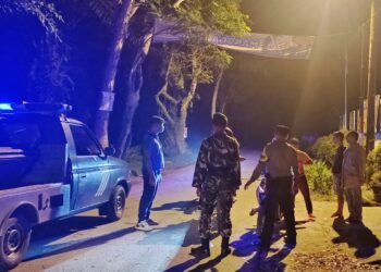 Pendekatan Sosiologis TNI-Polri Guna Pastikan Keamanan Kondusif, Polsek Kotarih bersama Koramil 17/KTR Gelar Patroli Malam